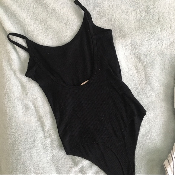 brandy melville scoop backless bodysuit - Picture 2 of 3
